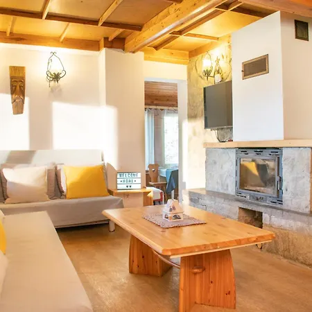 Lodge Klimatyczna U Podnóża Góry Porąbka