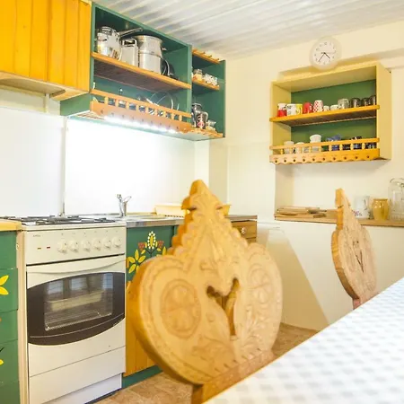 Klimatyczna U Podnoza Gory Lodge *