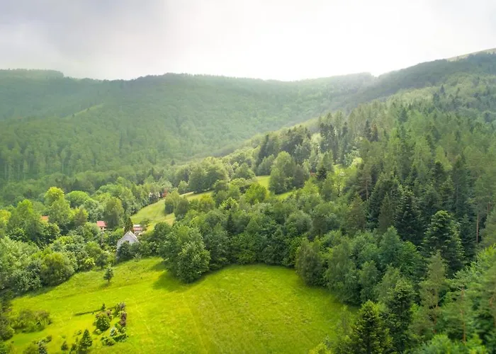 Klimatyczna U Podnoza Gory Lodge