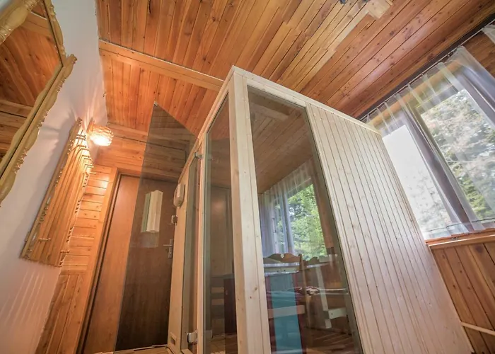 Orman Evi Klimatyczna U Podnoza Gory Porąbka